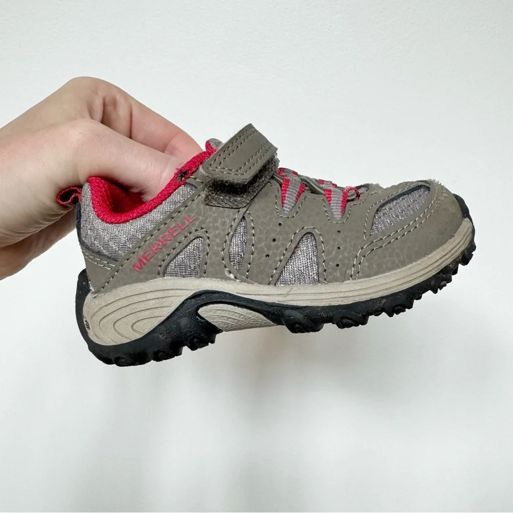 MERRELL Toddler Boys Size 5M US Hiking Shoes Outback Low